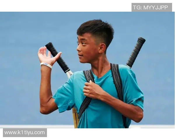 探索周磊的网球人生与深度对话背后的故事与启示